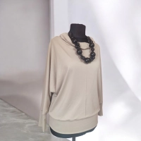 Jesienna bluzka KIMONO ze ściągaczami i z golfem - beżowa